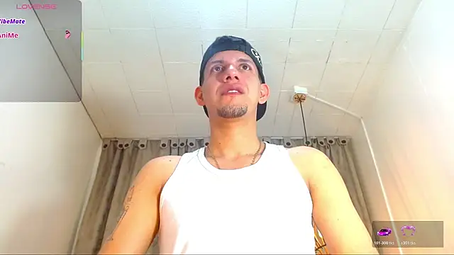 Snapshot of Sebastian_Smith__ chatting on March 27, 11:43 am Sebastian Smith online show from March 27, 11:43 am