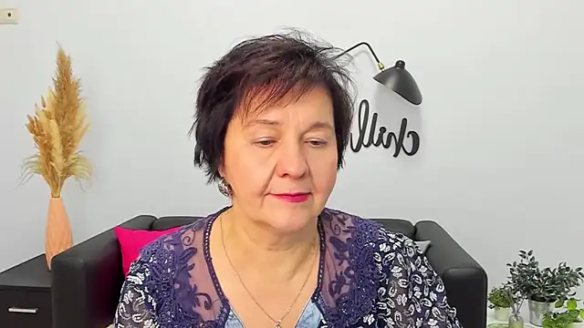 Snapshot of EveRalphes chatting on November 26, 8:26 am EveRalphes online show from November 26, 8:26 am