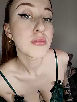 Susiee Redd online show from March 23, 2:43 pm