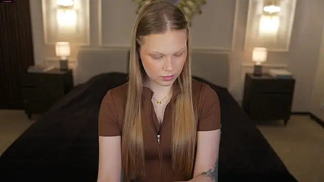 Snapshot of Charlotte_Dreams chatting on June 13, 8:01 am Charlotte Dreams online show from June 13, 8:01 am