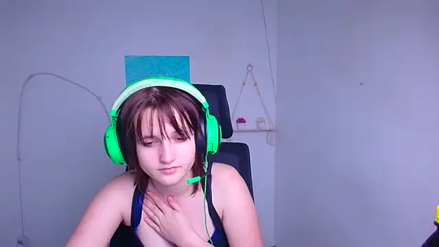 Alice Wonderme online show from January 12, 10:48 pm