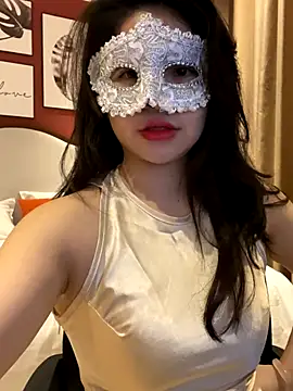 Queen-of-Love online show from December 4, 8:01 am