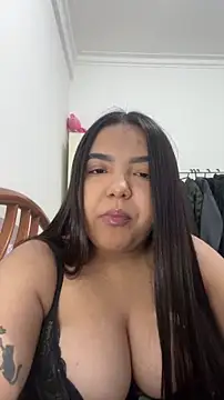 Snapshot of princezzc chatting on December 17, 1:55 am princezzc online show from December 17, 1:55 am