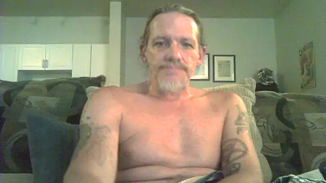Snapshot of JohnBriefjerky chatting on August 6, 9:39 pm JohnBriefjerky online show from August 6, 9:39 pm