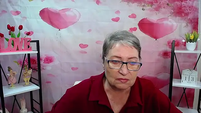 Snapshot of OlgaLuck chatting on May 13, 5:49 am OlgaLuck online show from May 13, 5:49 am