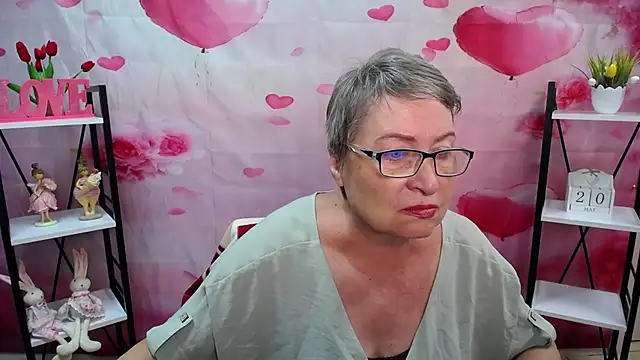Snapshot of OlgaLuck chatting on May 20, 5:13 am OlgaLuck online show from May 20, 5:13 am