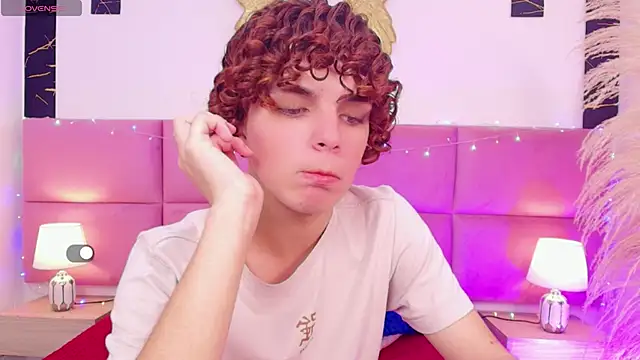 Skyee angel online show from December 19, 7:32 pm