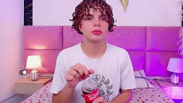 Skyee angel online show from December 21, 1:29 pm