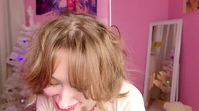 SweetKittyPlay online show from December 15, 1:48 pm