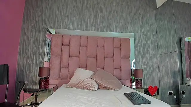 Fernanda Thail online show from December 4, 12:03 pm