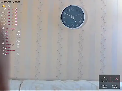 LustfulSarah online show from October 6, 1:52 pm