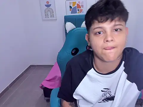  ian sweet online show from December 2, 7:31 pm