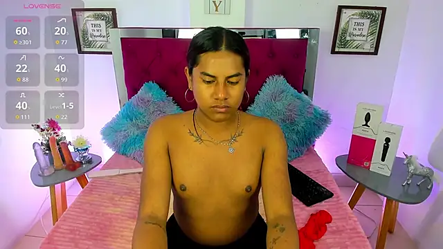 Samantha  F W online show from November 27, 3:36 pm