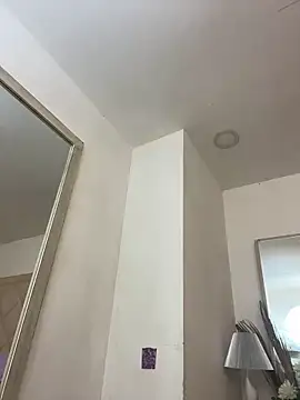 LauraRaider online show from February 6, 11:02 am