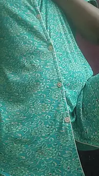 SameeraReddy19 online show from April 6, 4:57 am