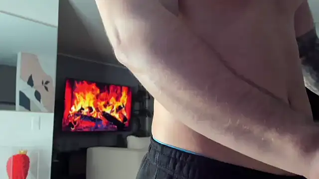 Valenthino Salvatore online show from April 4, 5:06 am