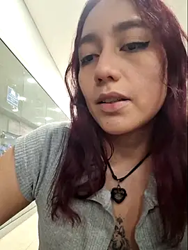 Eveeelyn25 online show from February 13, 12:17 am