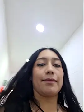 Eveeelyn25 online show from May 9, 10:59 pm