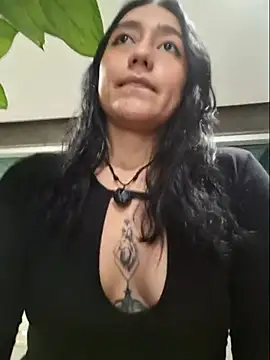 Eveeelyn25 online show from May 24, 12:37 am