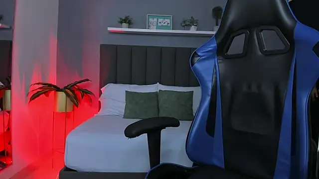 lindaa natashaa  online show from December 2, 2:17 am