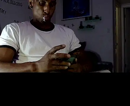 Snapshot of MTheRealrDLlongCrippler chatting on August 5, 4:15 am MTheRealrDLlongCrippler online show from August 5, 4:15 am