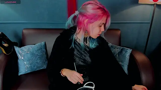 LiraBelle online show from January 14, 9:59 am