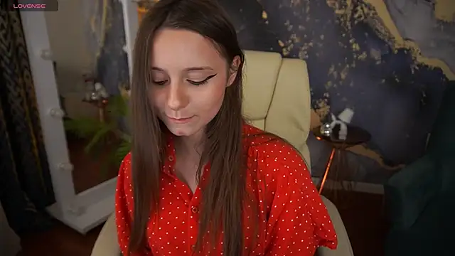 TinyNatalie online show from May 12, 8:06 pm