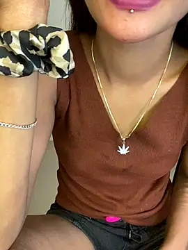 LOVELY BABYJI online show from December 18, 10:32 am