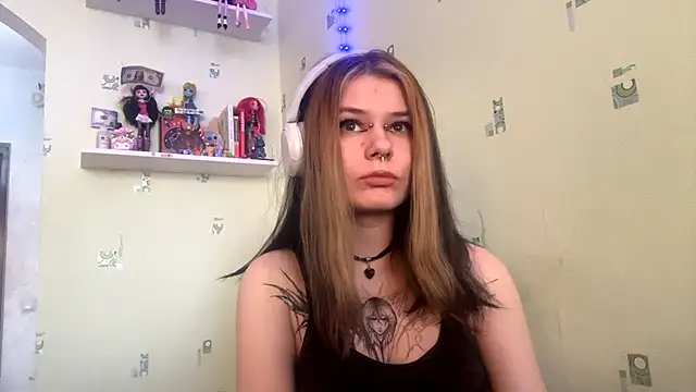 TraceeSchutt online show from January 15, 1:48 pm