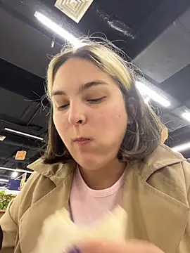 Snapshot of KateBurlesk chatting on November 27, 9:11 am KateBurlesk online show from November 27, 9:11 am