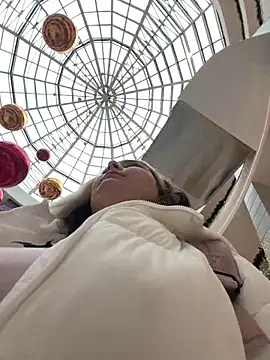 Snapshot of KateBurlesk chatting on December 15, 9:13 am KateBurlesk online show from December 15, 9:13 am