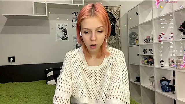 Snapshot of FairyLuna chatting on February 8, 1:36 pm FairyLuna online show from February 8, 1:36 pm