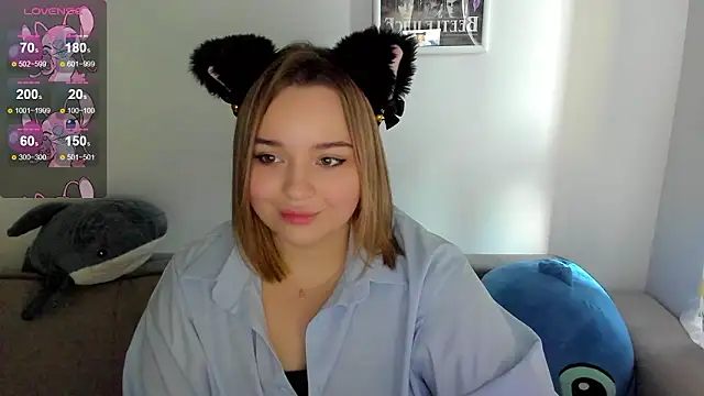 Snapshot of Lilovila chatting on February 10, 10:41 am Lilovila online show from February 10, 10:41 am