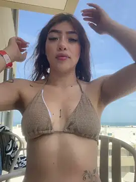 DAKOTA SAKURA online show from April 14, 2:45 pm