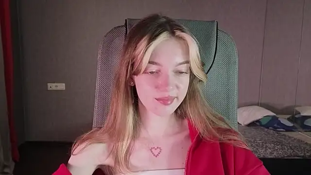 MILLIE MUR online show from December 22, 5:37 am