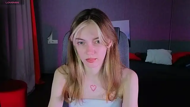 MILLIE MUR online show from January 11, 5:12 am