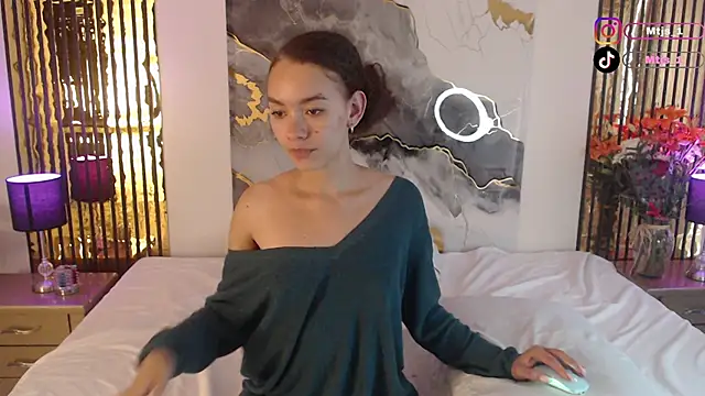 MiticaBrennet  online show from March 7, 3:31 pm