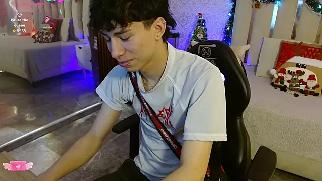 kaelwolf tay online show from November 26, 7:26 pm