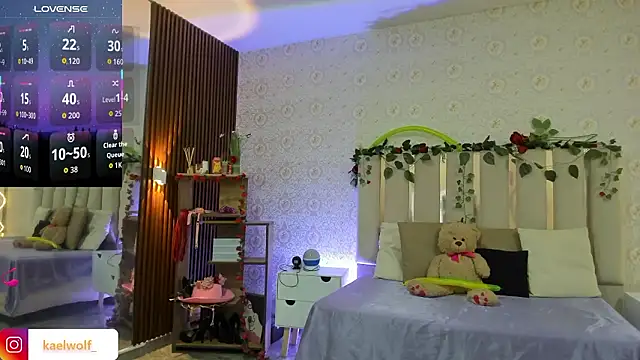 kaelwolf tay online show from February 11, 7:19 pm