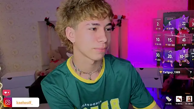 kaelwolf tay online show from April 14, 7:31 pm