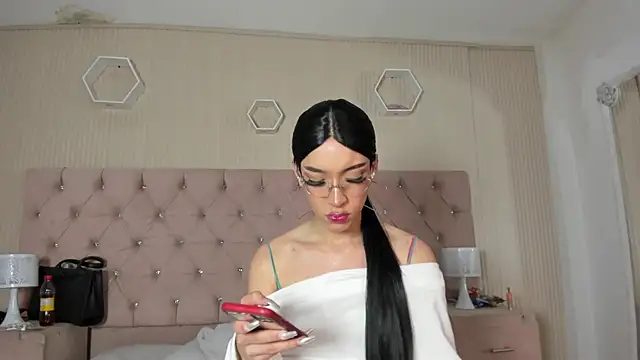 Snapshot of DeboraCopper chatting on January 17, 1:10 am DeboraCopper online show from January 17, 1:10 am