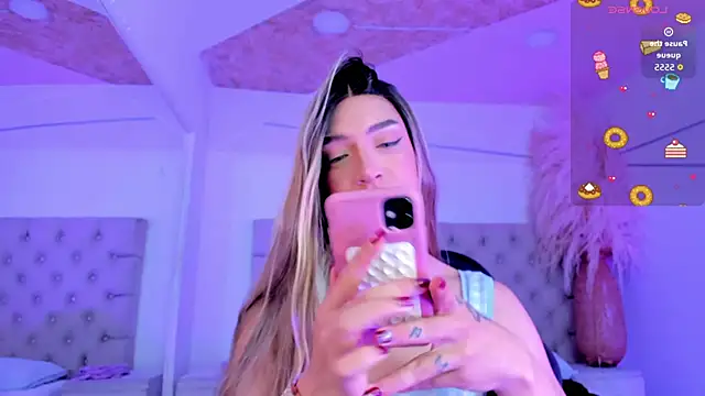 Snapshot of DeboraCopper chatting on February 18, 11:01 pm DeboraCopper online show from February 18, 11:01 pm