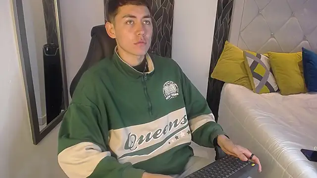 LoganFoster  online show from January 11, 2:00 pm