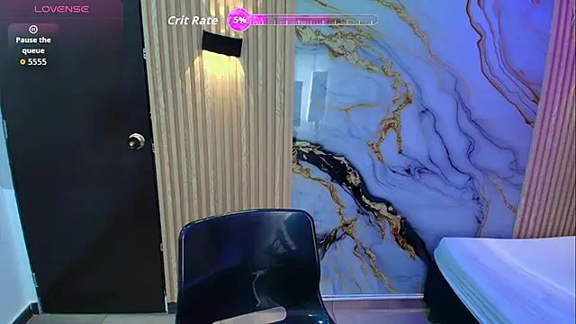  ArianaToro online show from December 3, 4:38 pm