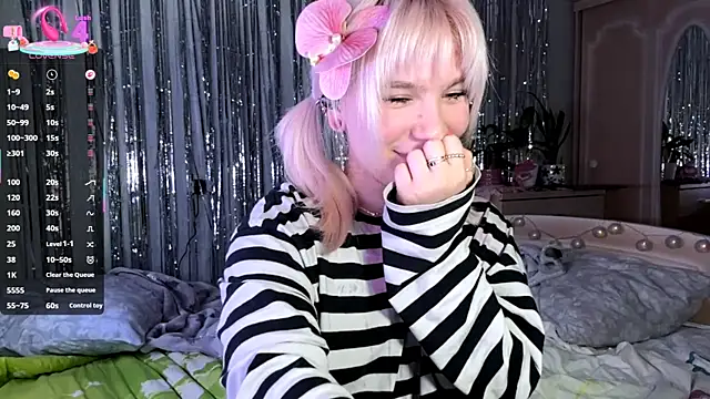 LolaDollyMur online show from January 6, 7:06 pm