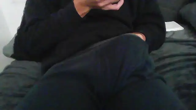 latinman7944 online show from December 17, 6:19 am