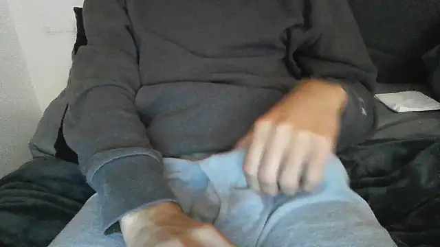 latinman7944 online show from February 16, 7:15 am