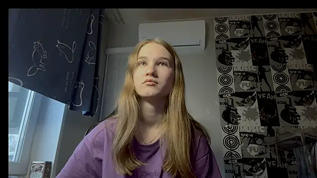 helgicuteness online show from December 17, 6:41 am