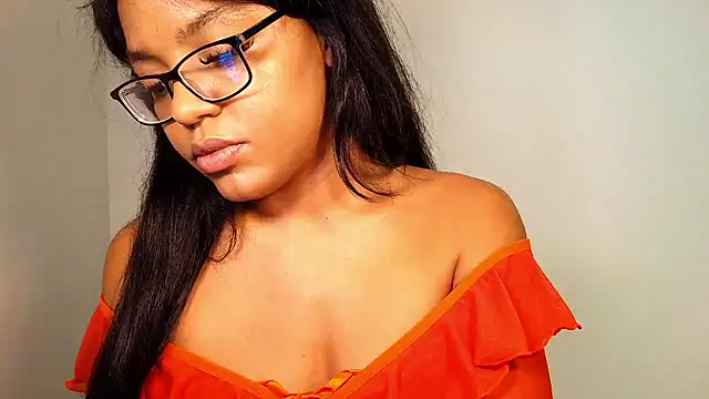 xoeewinters online show from December 19, 4:08 am