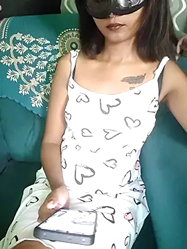 Snapshot of Ammu_Kutty143 chatting on April 29, 5:17 pm Ammu Kutty143 online show from April 29, 5:17 pm